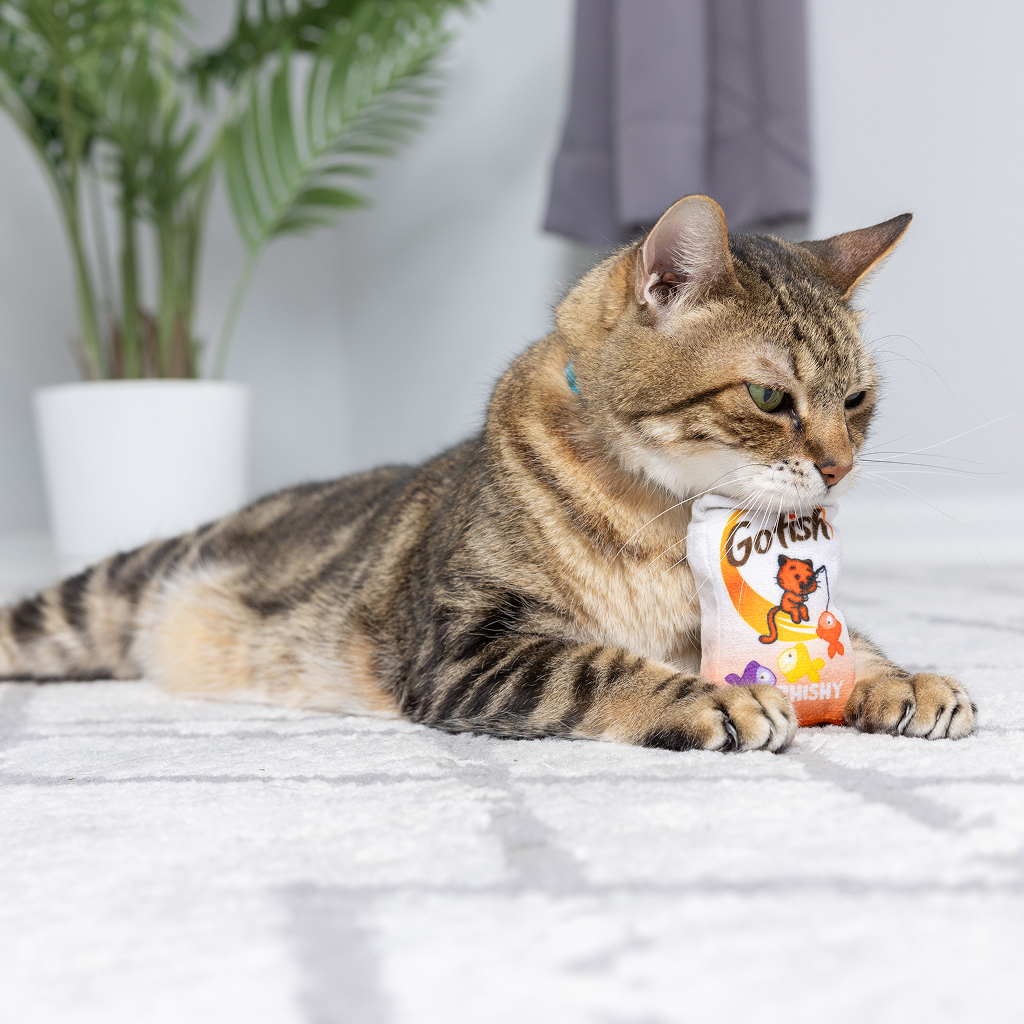 Huxley & Kent Cat GO FISH PHISHY image number null