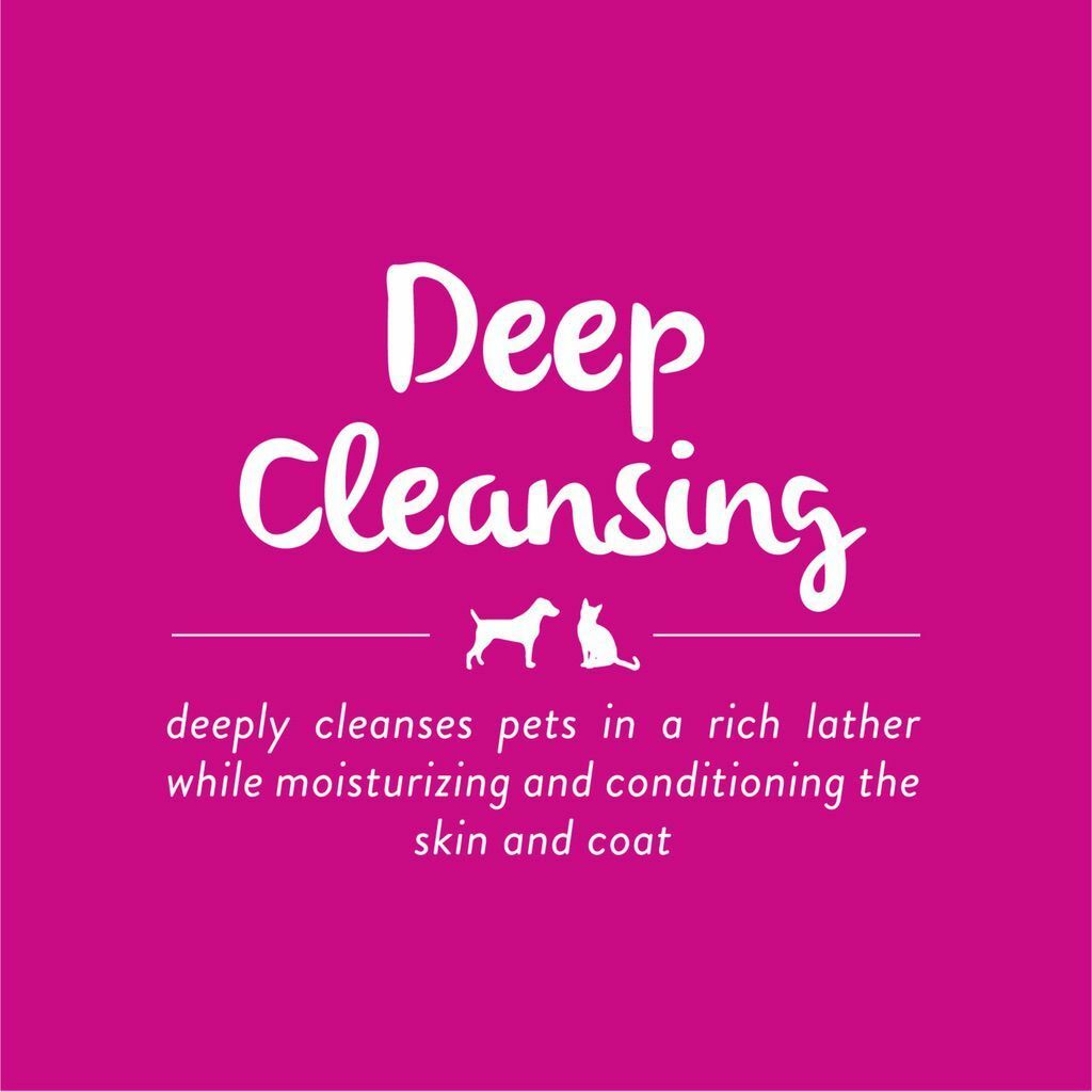 Tropiclean Berry & Coconut Deep Cleansing Shampoo For Pets, 20-oz - Made In USA - Effective Cleansing For Smelly Dogs And Cats image number null