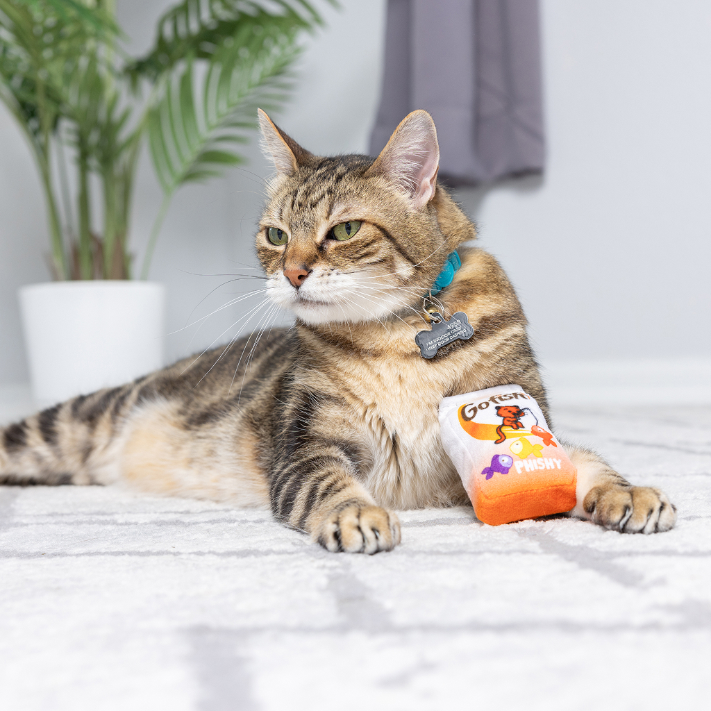 Huxley & Kent Cat GO FISH PHISHY image number null